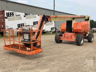 JLG 800AJ Articulating Boom Lift