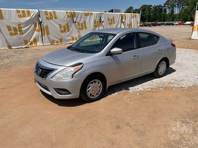 Nissan VERSA SV