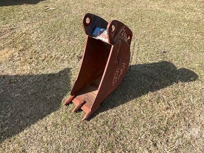 Caterpillar 420 Backhoe Attachment