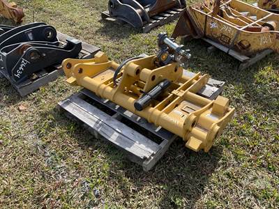 Caterpillar 450F Backhoe Attachment