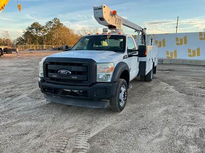 Ford F-450 XL Boom / Bucket Truck