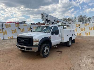 Ford F-450 XL Boom / Bucket Truck