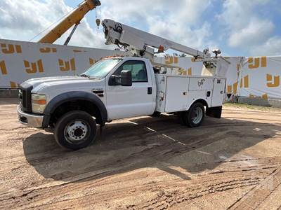 Ford F-450 XL Boom / Bucket Truck