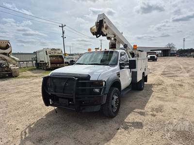 Ford F-550 Boom / Bucket Truck