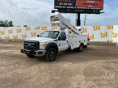 Ford F-550 Boom / Bucket Truck