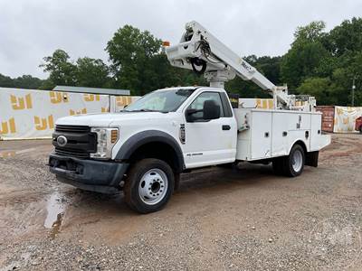Ford F-550 Boom / Bucket Truck