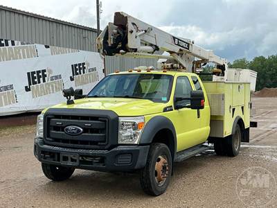 Ford F-550 Boom / Bucket Truck