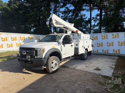 Ford F-550 Boom / Bucket Truck