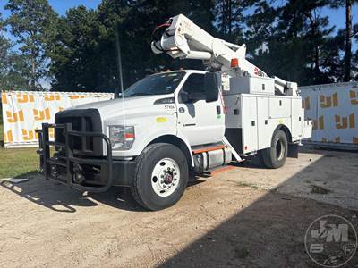 Ford F-650 Boom / Bucket Truck