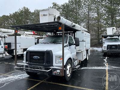 Ford F-750 Boom / Bucket Truck