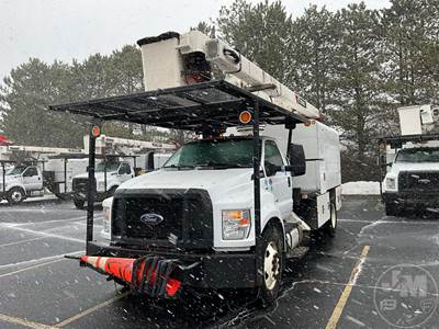 Ford F-750 Boom / Bucket Truck