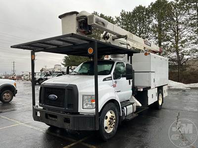 Ford F-750 Boom / Bucket Truck
