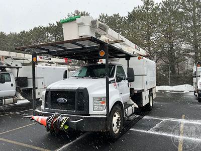 Ford F-750 Boom / Bucket Truck