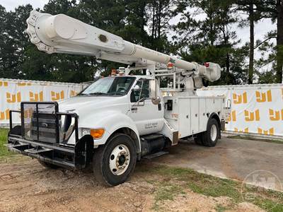 Ford F-750 Boom / Bucket Truck