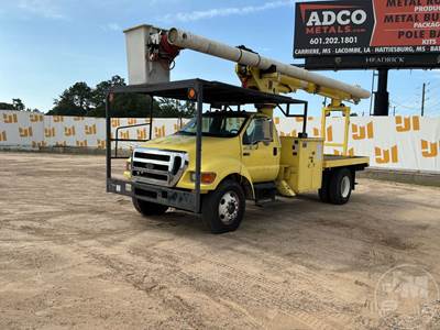 Ford F-750 XL Boom / Bucket Truck