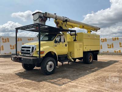Ford F-750 XL Boom / Bucket Truck