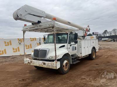 International 4300 Boom / Bucket Truck