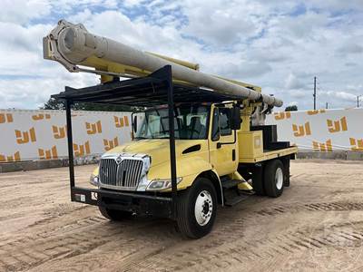 International 4300 Boom / Bucket Truck