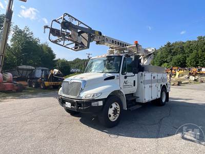 International 4300 Boom / Bucket Truck
