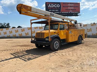 International 4700 Boom / Bucket Truck