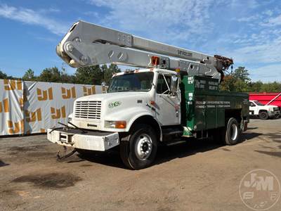 International 4900 Boom / Bucket Truck