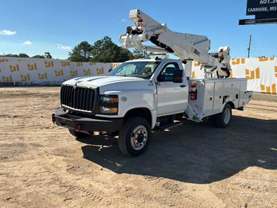International CV515 Boom / Bucket Truck