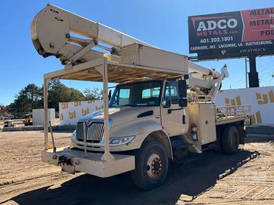 International MA035 Boom / Bucket Truck