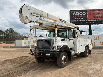 International WorkStar 7300 Boom / Bucket Truck