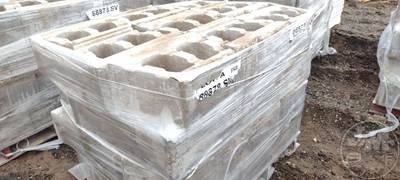 (36) Decorative Concrete Retaining Wall Blocks