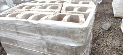 (36) Decorative Concrete Retaining Wall Blocks