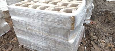 (36) Decorative Concrete Retaining Wall Blocks