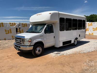 Ford E-350 Bus