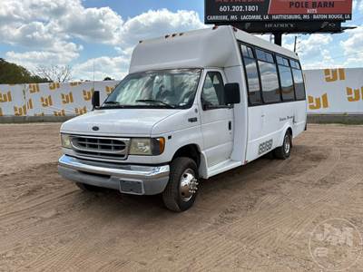 Ford E-450 Bus