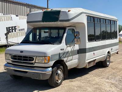 Ford E-450 Bus