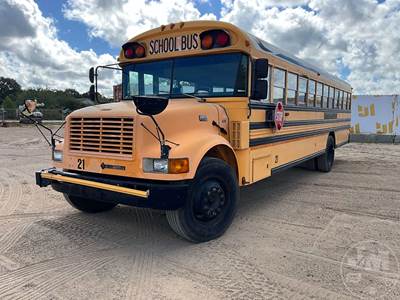 International 3800 Bus
