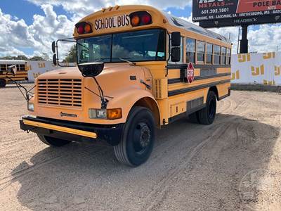 International 3800 Bus
