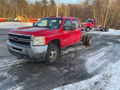 Chevrolet SILVERADO DURAMAX HD Cab & Chassis Truck