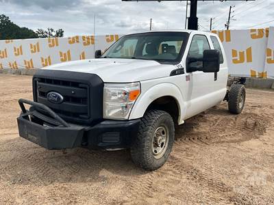 Ford F-250 Cab & Chassis Truck