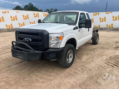 Ford F-250 Cab & Chassis Truck
