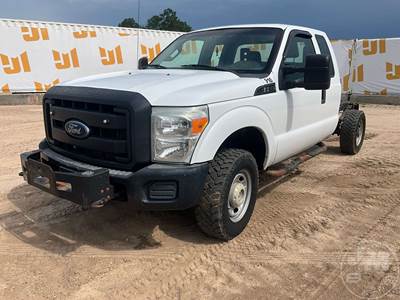 Ford F-250XL SD EXT CAB 4X4 Cab & Chassis Truck
