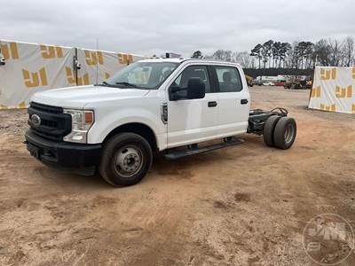 Ford F-350 XL Cab & Chassis Truck