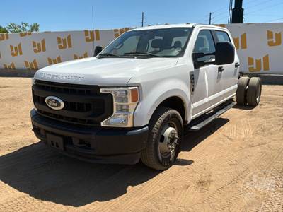 Ford F-350 XL Cab & Chassis Truck