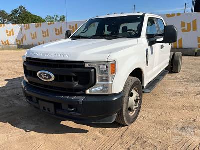 Ford F-350 XL Cab & Chassis Truck
