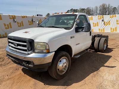 Ford F-550 XL Cab & Chassis Truck