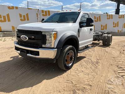 Ford F-550 XL Cab & Chassis Truck