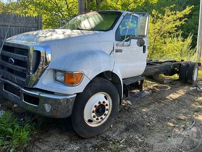Ford F-650 Cab & Chassis Truck