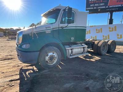Freightliner Columbia Cab & Chassis Truck