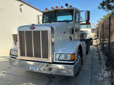 Peterbilt 377 Day Cab Truck