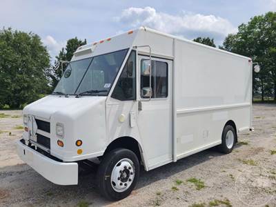 Freightliner MT45 Cargo Van