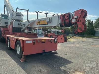Shuttlelift 5560B Carry Deck Crane